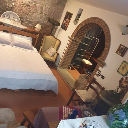 Helga'S House- Una Finestra Sul Borgo Ambra Extérieur photo