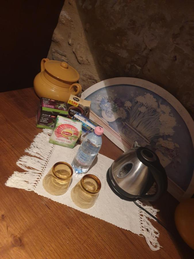 Helga'S House- Una Finestra Sul Borgo Ambra Extérieur photo