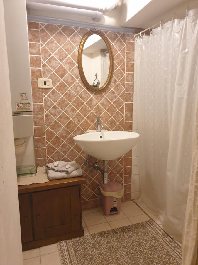 Helga'S House- Una Finestra Sul Borgo Ambra Extérieur photo