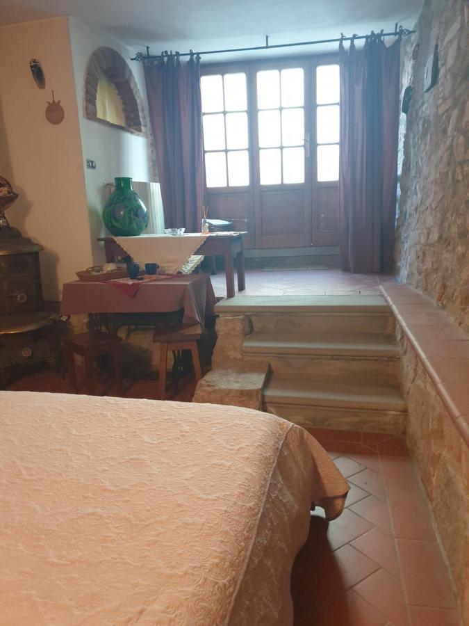 Helga'S House- Una Finestra Sul Borgo Ambra Extérieur photo